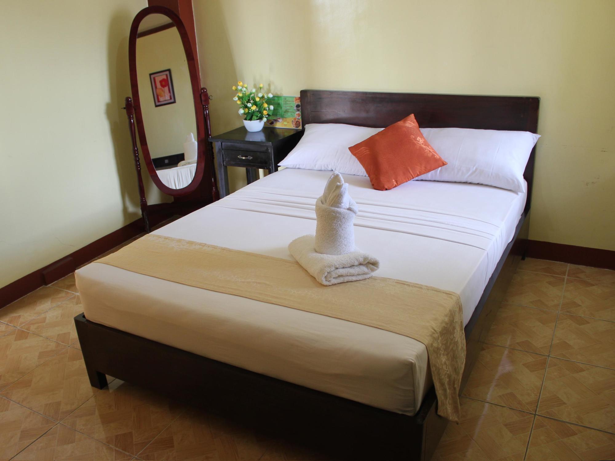Reddoorz Near Golden Sarok Shrine Kalibo Exterior foto