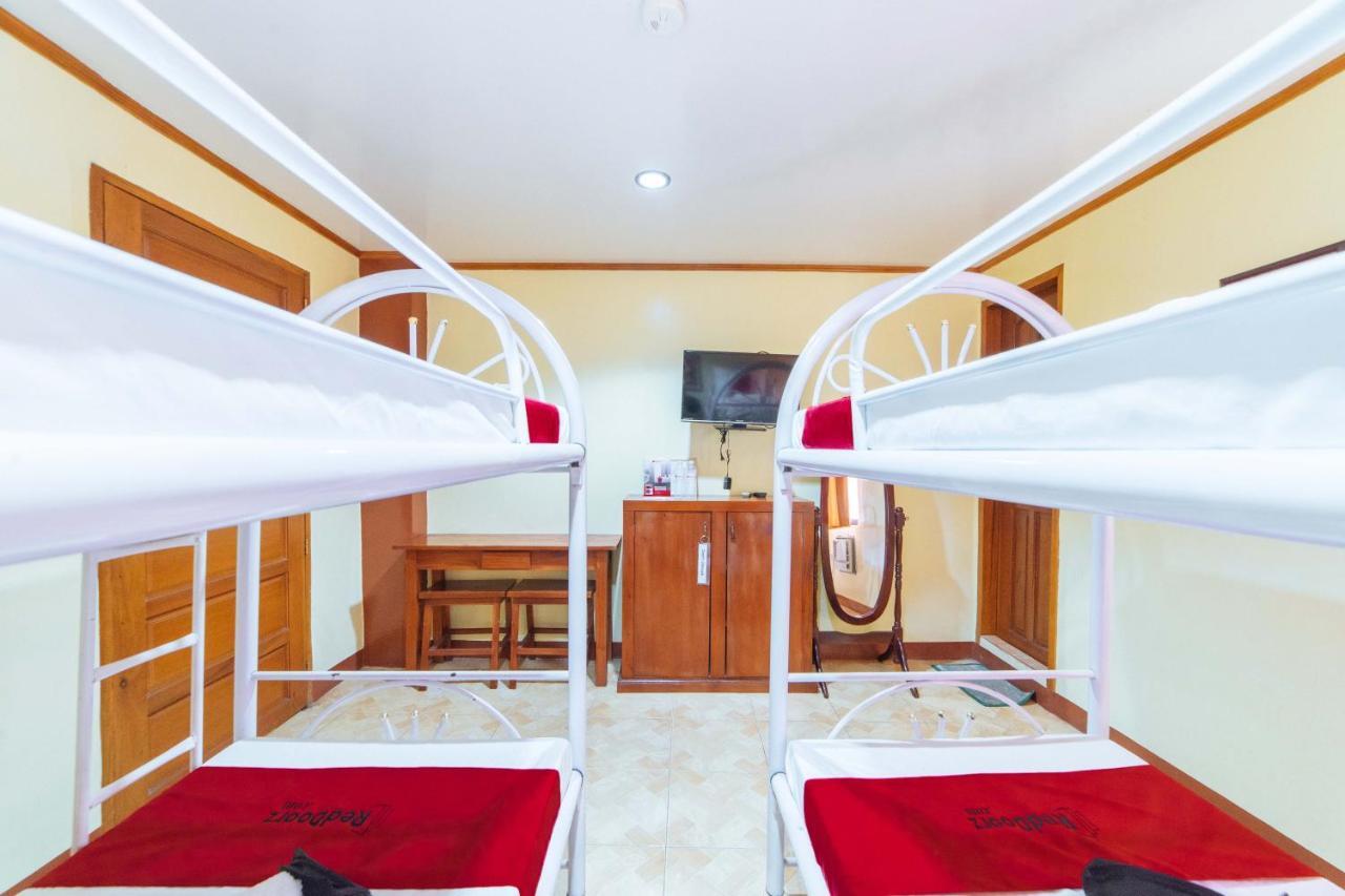 Reddoorz Near Golden Sarok Shrine Kalibo Exterior foto