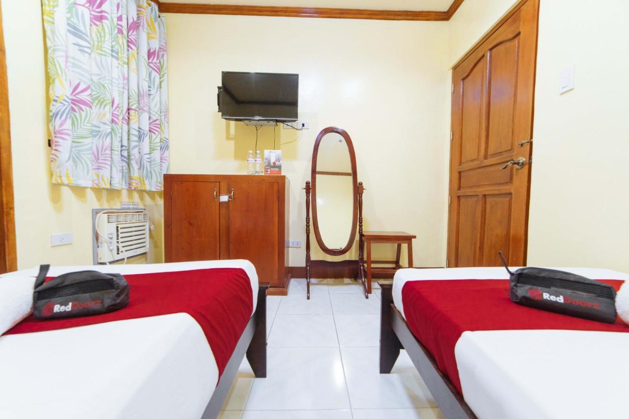 Reddoorz Near Golden Sarok Shrine Kalibo Exterior foto