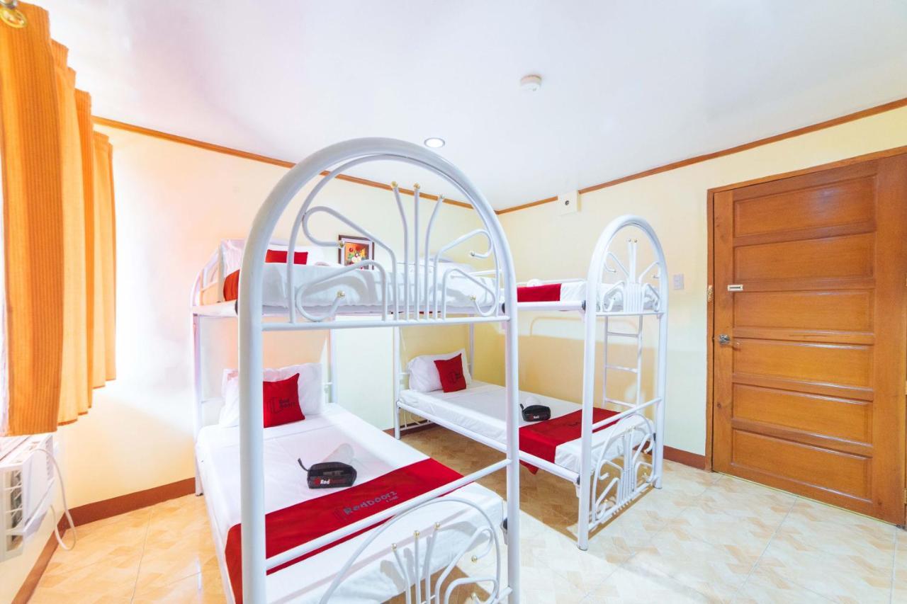 Reddoorz Near Golden Sarok Shrine Kalibo Exterior foto